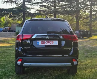 Benzine motor van 2,4L van Mitsubishi Outlander Xl 2017 te huur in Koetaisi.