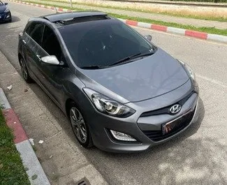 Verhuur Hyundai i30. Economy, Comfort Auto te huur in Albanië ✓ Borg van Zonder Borg ✓ Verzekeringsmogelijkheden TPL, FDW.