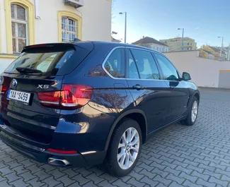 Autohuur BMW X5 2018 in in Tsjechië, met Hybride brandstof en 245 pk ➤ Vanaf 112 EUR per dag.