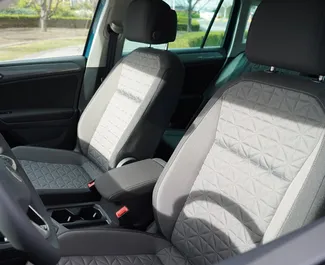 Verhuur Volkswagen Tiguan. Comfort, Crossover Auto te huur in Tsjechië ✓ Borg van Borg van 600 EUR ✓ Verzekeringsmogelijkheden TPL, CDW, SCDW, FDW, Buitenland, Geen storting.