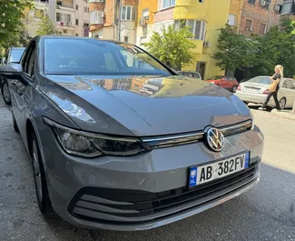 Vooraanzicht van een huurauto Volkswagen Golf 8 in Tirana, Albanië ✓ Auto #9848. ✓ Transmissie Automatisch TM ✓ 0 beoordelingen.