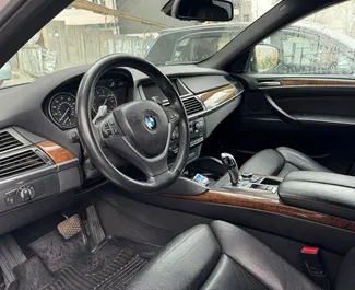 BMW X6 2011 beschikbaar voor verhuur in Tbilisi, met een kilometerlimiet van onbeperkt.