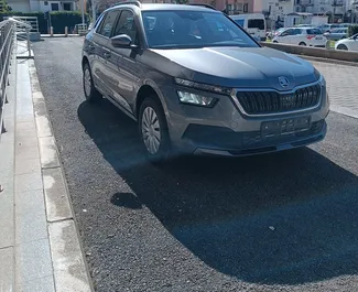 Vooraanzicht van een huurauto Skoda Kamiq in Budva, Montenegro ✓ Auto #9676. ✓ Transmissie Automatisch TM ✓ 0 beoordelingen.