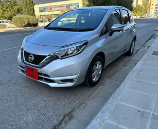 Vooraanzicht van een huurauto Nissan Note in Limassol, Cyprus ✓ Auto #9615. ✓ Transmissie Automatisch TM ✓ 0 beoordelingen.