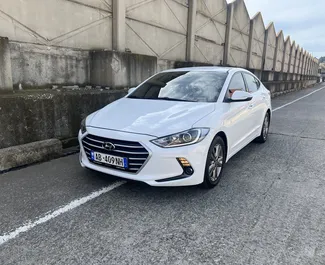 Vooraanzicht van een huurauto Hyundai Elantra in Durrës, Albanië ✓ Auto #9400. ✓ Transmissie Automatisch TM ✓ 0 beoordelingen.