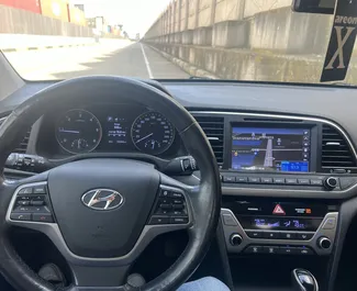 Diesel motor van 1,6L van Hyundai Elantra 2018 te huur in Durrës.