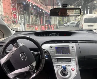 Verhuur Toyota Prius. Economy, Comfort Auto te huur in Georgië ✓ Borg van Zonder Borg ✓ Verzekeringsmogelijkheden TPL.