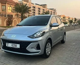 Vooraanzicht van een huurauto Hyundai i10 in Dubai, Verenigde Arabische Emiraten ✓ Auto #10148. ✓ Transmissie Automatisch TM ✓ 0 beoordelingen.