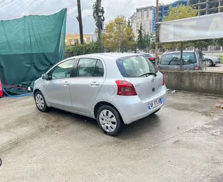 Autohuur Toyota Yaris #10050 Handmatig op de luchthaven van Tirana, uitgerust met 1,4L motor ➤ Van Armand in Albanië.