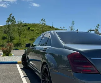 Verhuur Mercedes-Benz S-Class. Premium, Luxe Auto te huur in Albanië ✓ Borg van Zonder Borg ✓ Verzekeringsmogelijkheden TPL.