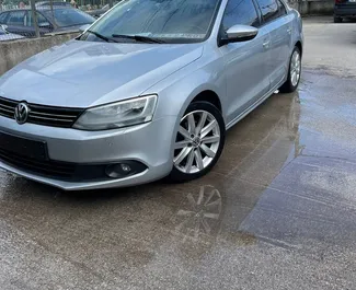 Autohuur Volkswagen Jetta 2014 in in Albanië, met Diesel brandstof en 170 pk ➤ Vanaf 40 EUR per dag.