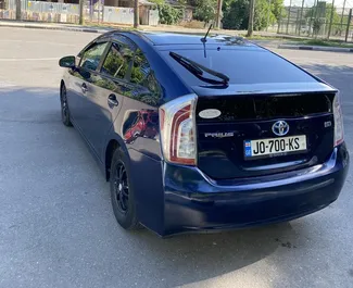 Toyota Prius 2014 met Vooraandrijving systeem, beschikbaar in Koetaisi.