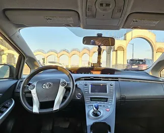 Toyota Prius 2013 met Vooraandrijving systeem, beschikbaar in Tbilisi.