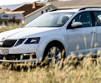 Verhuur Skoda Octavia Combi. Comfort Auto te huur in Montenegro ✓ Borg van Borg van 200 EUR ✓ Verzekeringsmogelijkheden TPL, CDW, SCDW, FDW, Diefstal, Buitenland, Jonge, Geen storting.