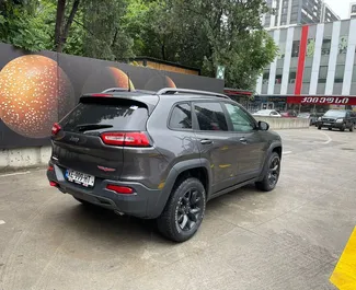 Autohuur Jeep Cherokee 2016 in in Georgië, met Benzine brandstof en 245 pk ➤ Vanaf 80 GEL per dag.