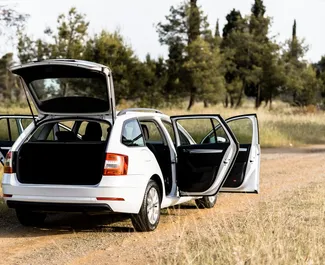 Skoda Octavia Combi 2018 beschikbaar voor verhuur in Podgorica, met een kilometerlimiet van onbeperkt.