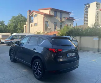 Mazda CX-5 2018 beschikbaar voor verhuur in Tbilisi, met een kilometerlimiet van onbeperkt.