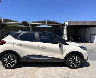 Autohuur Renault Captur 2017 in in Albanië, met Diesel brandstof en 85 pk ➤ Vanaf 30 EUR per dag.