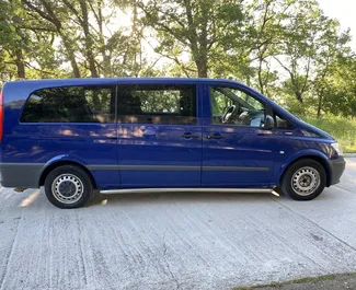 Vooraanzicht van een huurauto Mercedes-Benz Vito in Budva, Montenegro ✓ Auto #10221. ✓ Transmissie Handmatig TM ✓ 1 beoordelingen.