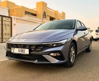 Vooraanzicht van een huurauto Hyundai Elantra in Dubai, Verenigde Arabische Emiraten ✓ Auto #9935. ✓ Transmissie Automatisch TM ✓ 0 beoordelingen.