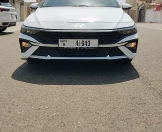 Vooraanzicht van een huurauto Hyundai Elantra in Dubai, Verenigde Arabische Emiraten ✓ Auto #10056. ✓ Transmissie Automatisch TM ✓ 0 beoordelingen.