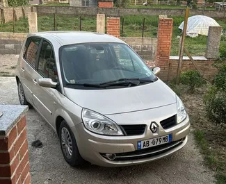 Vooraanzicht van een huurauto Renault Scenic in Tirana, Albanië ✓ Auto #10066. ✓ Transmissie Automatisch TM ✓ 0 beoordelingen.