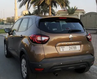 Autohuur Renault Captur 2020 in in de VAE, met Benzine brandstof en 140 pk ➤ Vanaf 115 AED per dag.