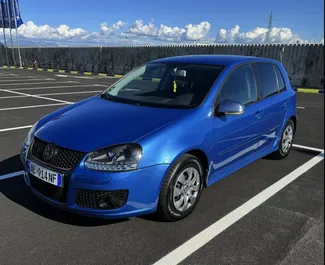 Vooraanzicht van een huurauto Volkswagen Golf 5 in Durrës, Albanië ✓ Auto #9895. ✓ Transmissie Handmatig TM ✓ 1 beoordelingen.