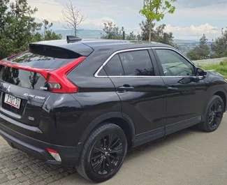 Benzine motor van 1,5L van Mitsubishi Eclipse Cross 2018 te huur in Tbilisi.