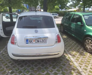 Vooraanzicht van een huurauto Fiat 500 in Niksic, Montenegro ✓ Auto #10474. ✓ Transmissie Handmatig TM ✓ 2 beoordelingen.