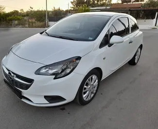 Vooraanzicht van een huurauto Opel Corsa in Mytilene, Griekenland ✓ Auto #10483. ✓ Transmissie Handmatig TM ✓ 0 beoordelingen.