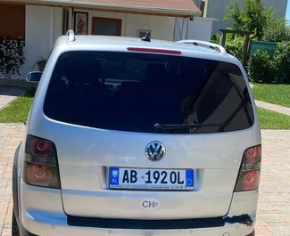 Autohuur Volkswagen Touran 2008 in in Albanië, met Diesel brandstof en 130 pk ➤ Vanaf 28 EUR per dag.