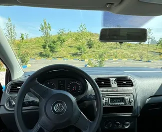 Verhuur Volkswagen Polo. Economy Auto te huur in Albanië ✓ Borg van Zonder Borg ✓ Verzekeringsmogelijkheden TPL.