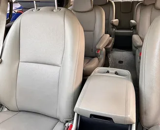 Kia Carnival 2018 beschikbaar voor verhuur op de luchthaven van Tirana, met een kilometerlimiet van onbeperkt.