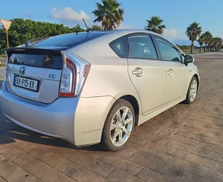 Autohuur Toyota Prius 2014 in in Georgië, met Hybride brandstof en 136 pk ➤ Vanaf 65 GEL per dag.