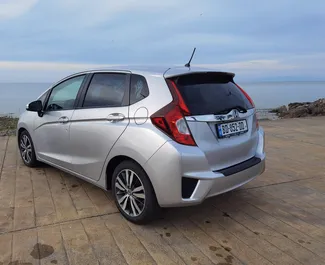 Autohuur Honda Fit 2015 in in Georgië, met Benzine brandstof en 130 pk ➤ Vanaf 94 GEL per dag.