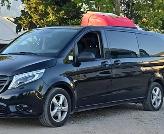 Vooraanzicht van een huurauto Mercedes-Benz Vito in Bar, Montenegro ✓ Auto #2274. ✓ Transmissie Automatisch TM ✓ 2 beoordelingen.