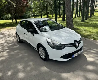 Autohuur Renault Clio 4 2015 in in Montenegro, met Diesel brandstof en 75 pk ➤ Vanaf 35 EUR per dag.