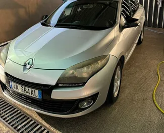 Vooraanzicht van een huurauto Renault Megane SW in Tirana, Albanië ✓ Auto #10490. ✓ Transmissie Handmatig TM ✓ 0 beoordelingen.