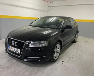 Vooraanzicht van een huurauto Audi A3 in Budva, Montenegro ✓ Auto #10392. ✓ Transmissie Automatisch TM ✓ 0 beoordelingen.