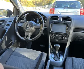 Autohuur Volkswagen Golf 6 2010 in in Albanië, met Benzine brandstof en 120 pk ➤ Vanaf 33 EUR per dag.