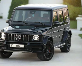 Vooraanzicht van een huurauto Mercedes-Benz G63 AMG in Dubai, Verenigde Arabische Emiraten ✓ Auto #6163. ✓ Transmissie Automatisch TM ✓ 0 beoordelingen.