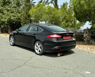 Vooraanzicht van een huurauto Ford Mondeo in Larnaca, Cyprus ✓ Auto #9518. ✓ Transmissie Automatisch TM ✓ 1 beoordelingen.