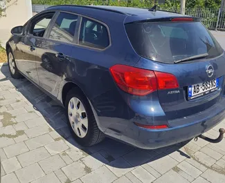 Vooraanzicht van een huurauto Opel Astra Sports Tourer in Durrës, Albanië ✓ Auto #10579. ✓ Transmissie Handmatig TM ✓ 0 beoordelingen.