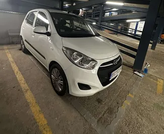 Vooraanzicht van een huurauto Hyundai i10 Luchthaven Belgrado, Servië ✓ Auto #8369. ✓ Transmissie Handmatig TM ✓ 0 beoordelingen.