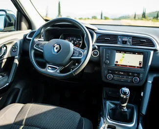 Interieur van Renault Kadjar te huur in Montenegro. Een geweldige auto met 5 zitplaatsen en een Handmatig transmissie.