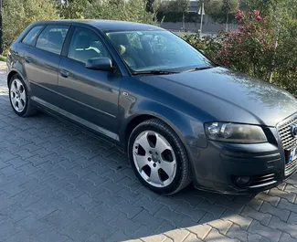 Vooraanzicht van een huurauto Audi A3 in Durrës, Albanië ✓ Auto #10670. ✓ Transmissie Automatisch TM ✓ 0 beoordelingen.