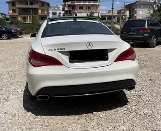 Benzine motor van 2,5L van Mercedes-Benz CLA-Class 2014 te huur in Durrës.