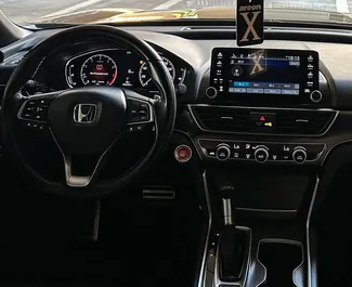 Vooraanzicht van een huurauto Honda Accord in Jerevan, Armenië ✓ Auto #10523. ✓ Transmissie Automatisch TM ✓ 0 beoordelingen.