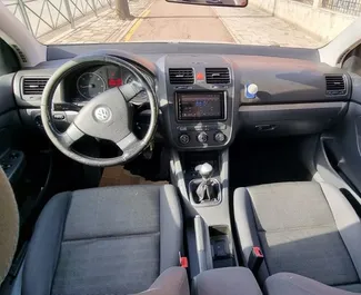 Verhuur Volkswagen Golf 5. Economy, Comfort Auto te huur in Albanië ✓ Borg van Zonder Borg ✓ Verzekeringsmogelijkheden TPL, Buitenland, Jonge.